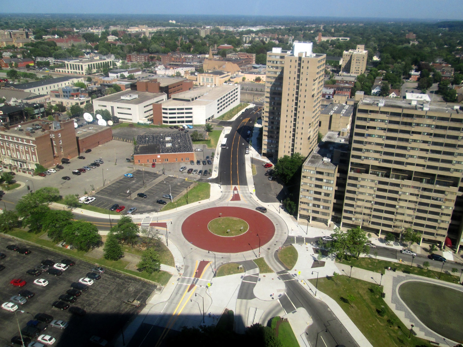 Broad Street, Chestnut Street, Court Street Roundabout