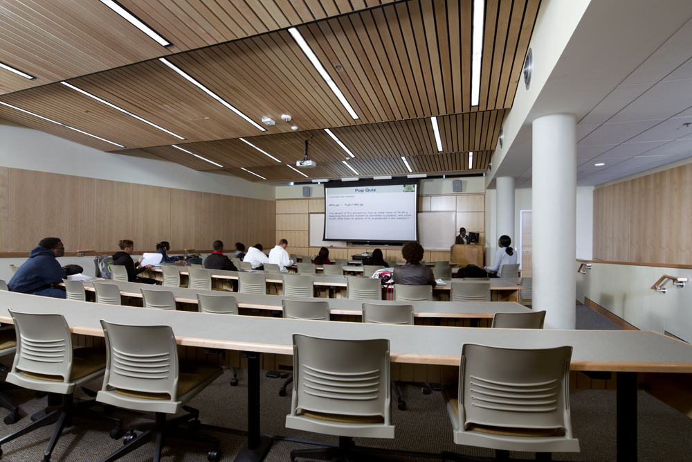 CMW_2015_002_N24_medium A spacious lecture hall at the University with a presentation projected at the front.