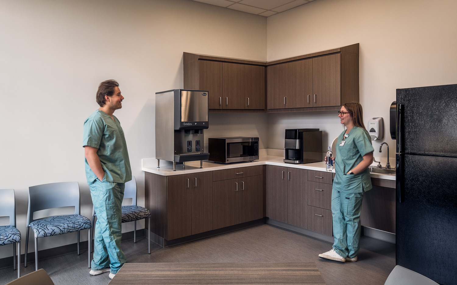 R24_16569_00_N6_medium