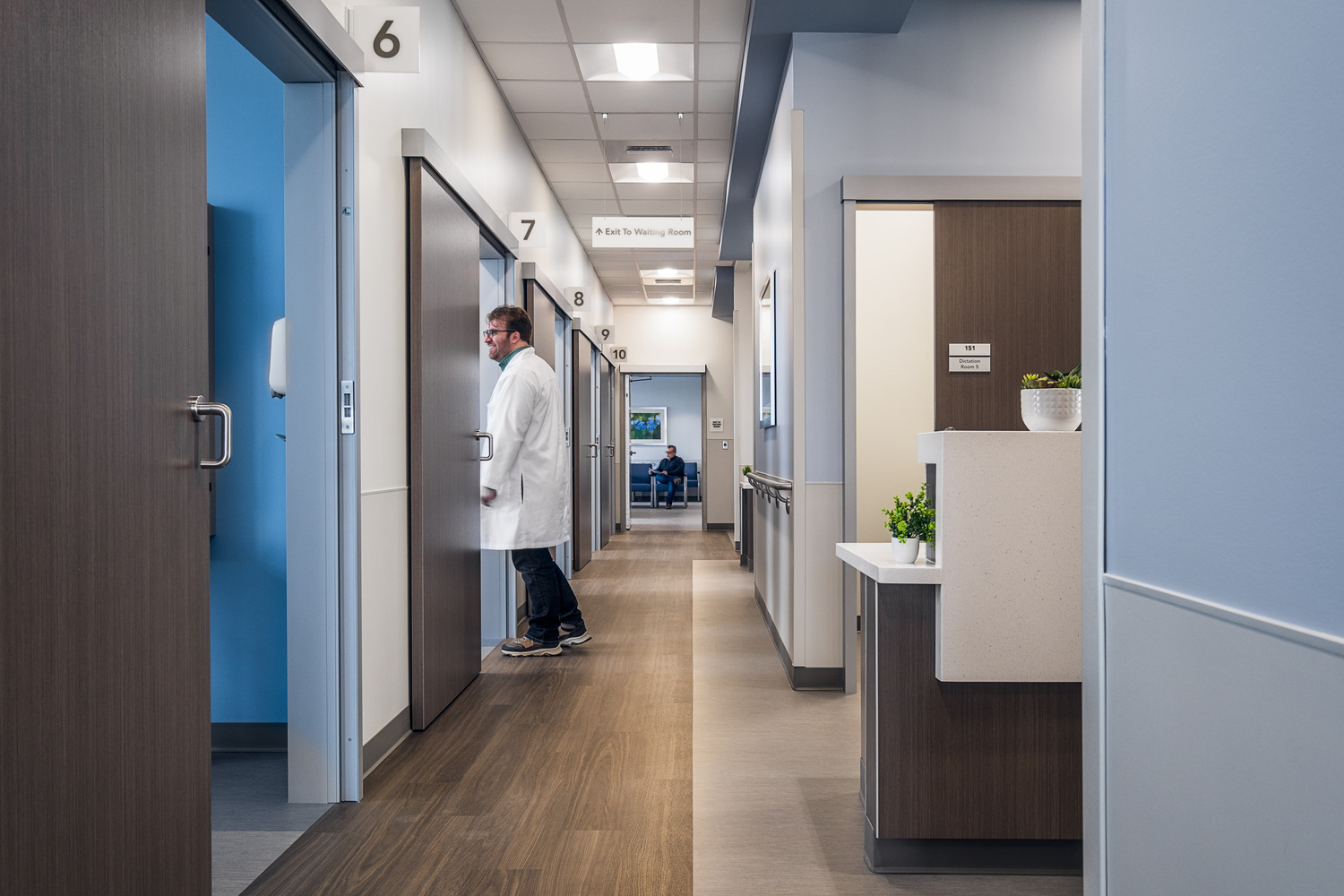 R24_16569_00_N8_medium